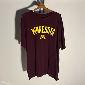 Minnesota University t-shirt 🌟